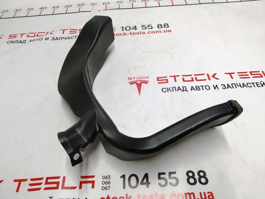 Luftkanal för pelare C ventilationssystem, vänster Tesla Model X 1090898-00-A